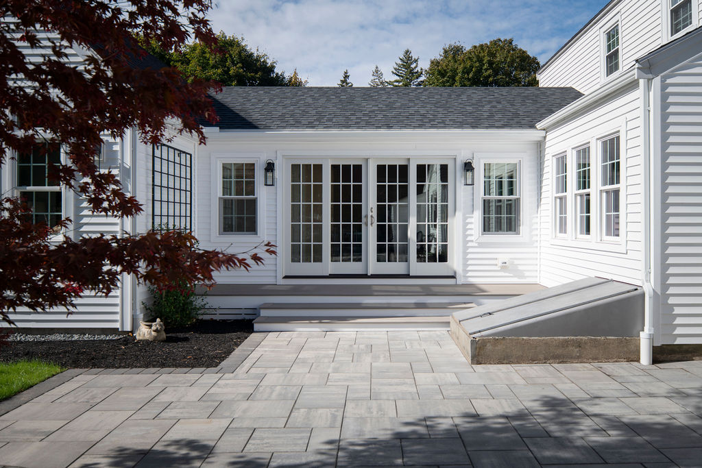 First floor primary suite