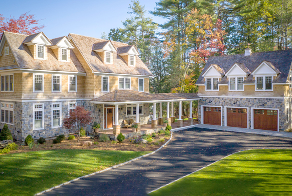 Colonial Lakeside Home in New Hampshire